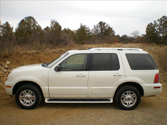 Mercury Mountaineer 2004 photo 1