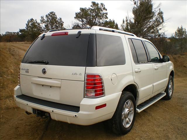 Mercury Mountaineer 2004 photo 3