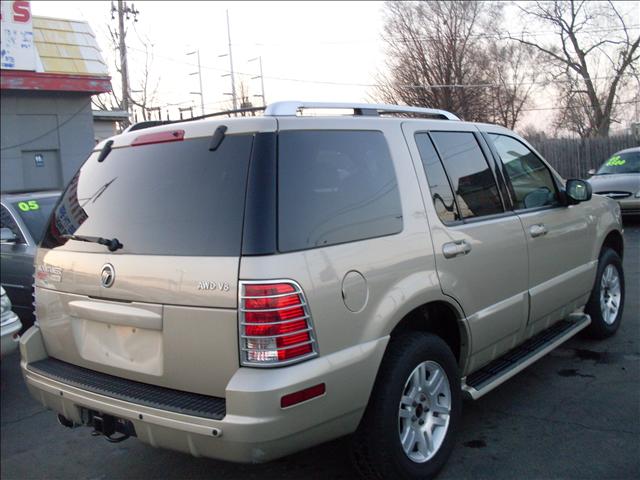 Mercury Mountaineer 2004 photo 1