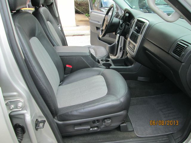 Mercury Mountaineer 2004 photo 16