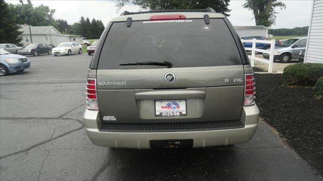 Mercury Mountaineer 2004 photo 2