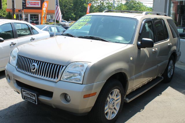 Mercury Mountaineer 2500 HD 4X4 SUV