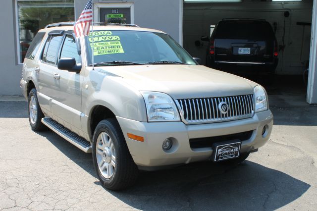 Mercury Mountaineer 2004 photo 2