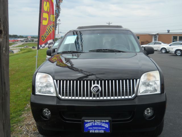 Mercury Mountaineer 2004 photo 2