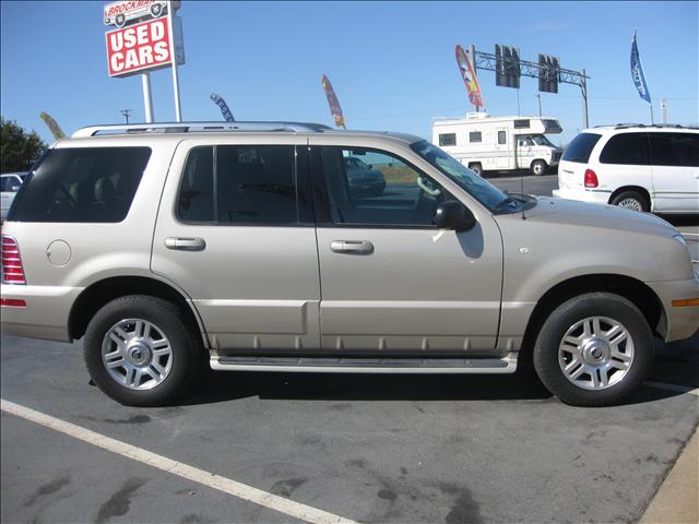 Mercury Mountaineer 2004 photo 1