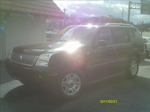 Mercury Mountaineer 2004 photo 2