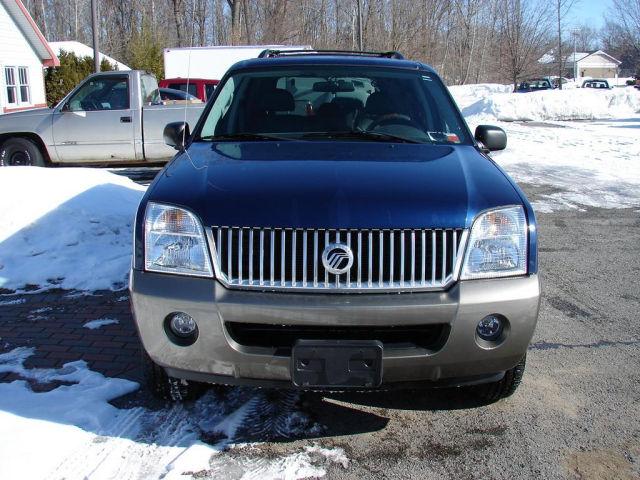 Mercury Mountaineer 2004 photo 2