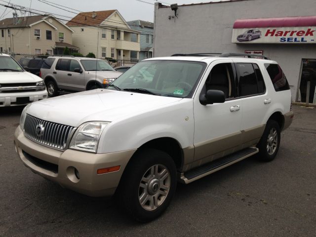 Mercury Mountaineer 2004 photo 2