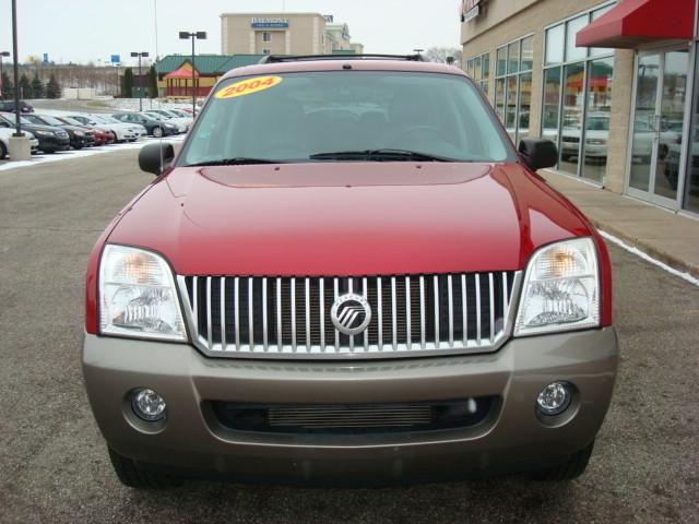 Mercury Mountaineer 2004 photo 2