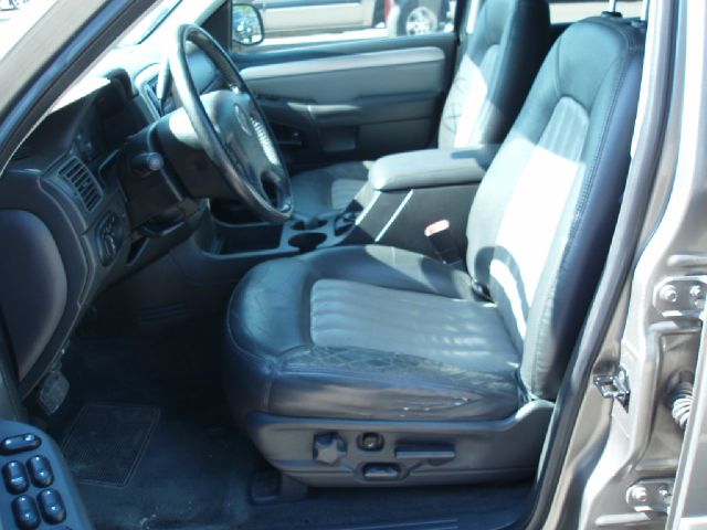 Mercury Mountaineer 2004 photo 1