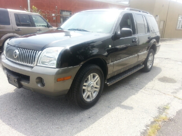 Mercury Mountaineer 2004 photo 1