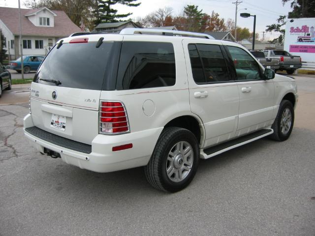 Mercury Mountaineer 2004 photo 1