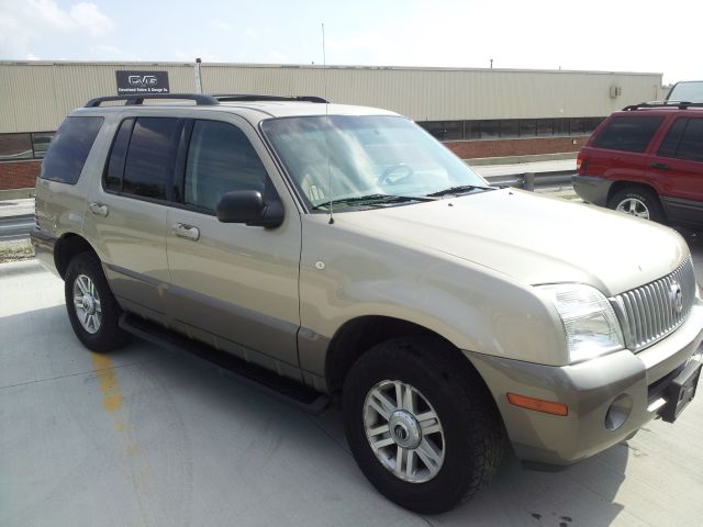 Mercury Mountaineer 2004 photo 2