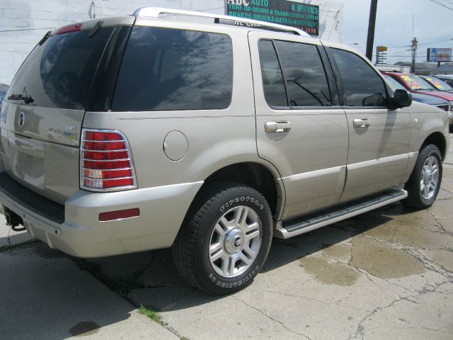 Mercury Mountaineer 2004 photo 1