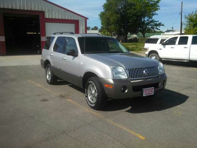 Mercury Mountaineer 2004 photo 3