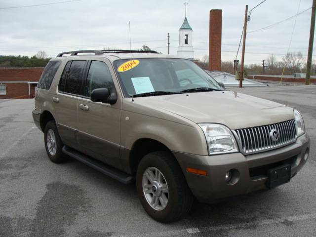 Mercury Mountaineer 2004 photo 1