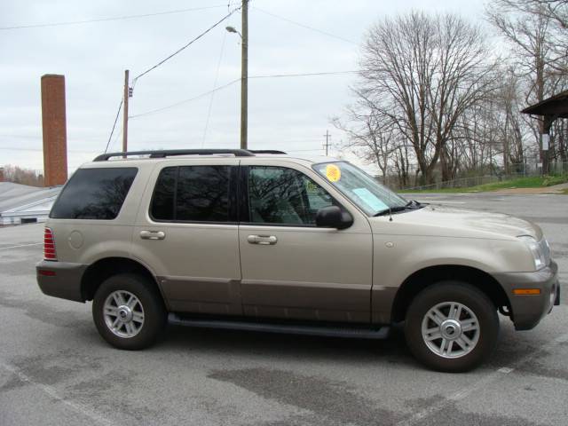 Mercury Mountaineer 2004 photo 2