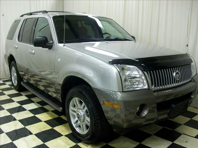 Mercury Mountaineer 2004 photo 2