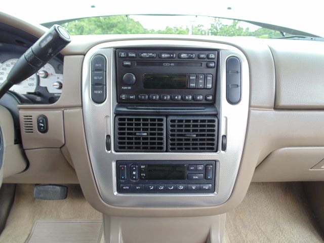 Mercury Mountaineer 2004 photo 5