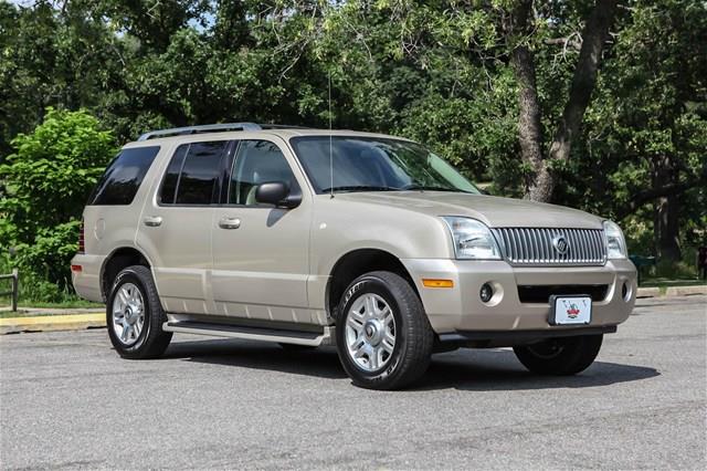 Mercury Mountaineer 2004 photo 2