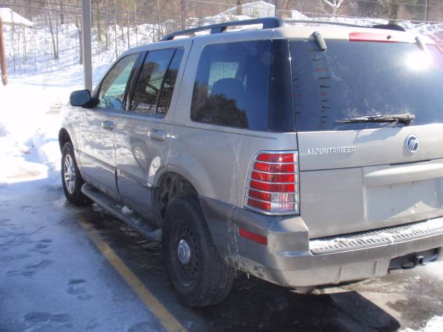 Mercury Mountaineer 2004 photo 1