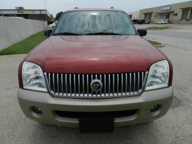 Mercury Mountaineer 2004 photo 2