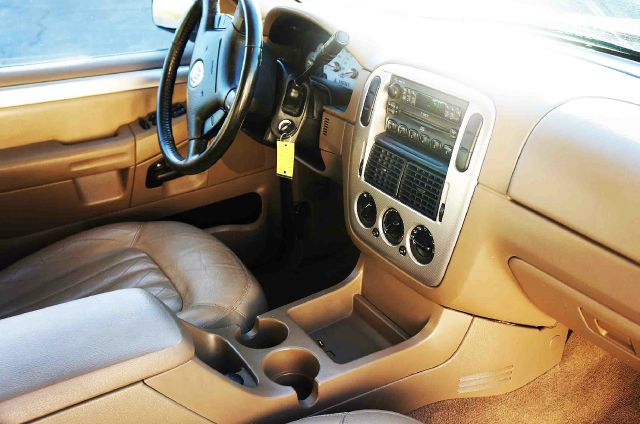 Mercury Mountaineer 2004 photo 3