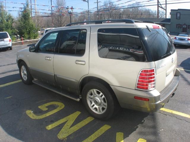 Mercury Mountaineer 2004 photo 1