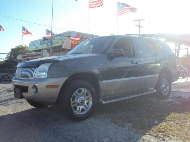 Mercury Mountaineer 2004 photo 2