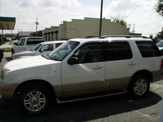 Mercury Mountaineer 2004 photo 2