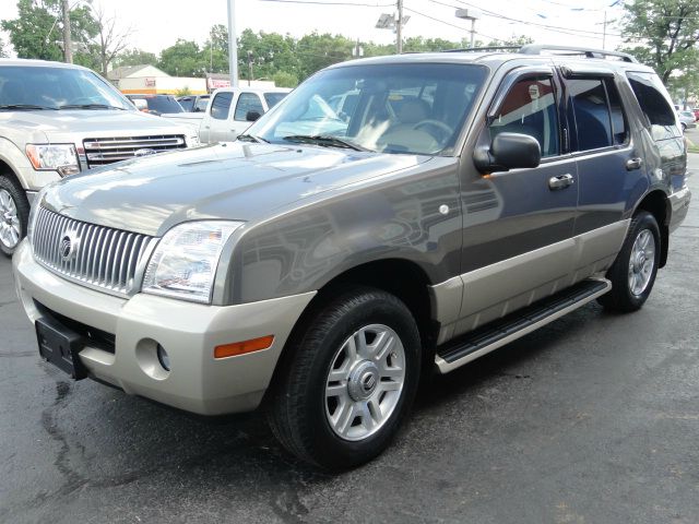 Mercury Mountaineer 2004 photo 1