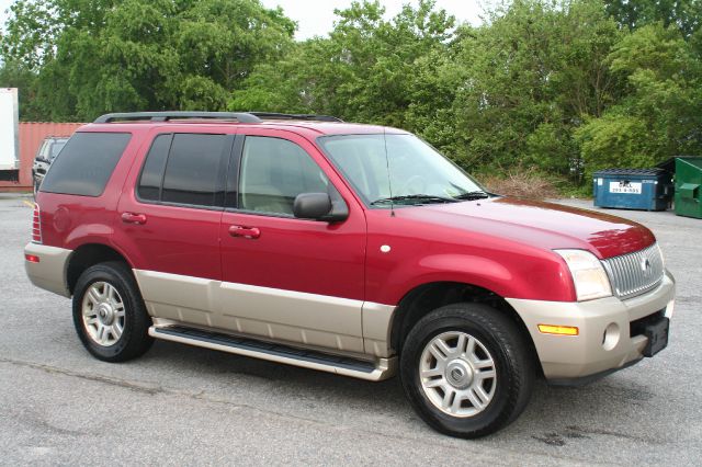 Mercury Mountaineer 2004 photo 1