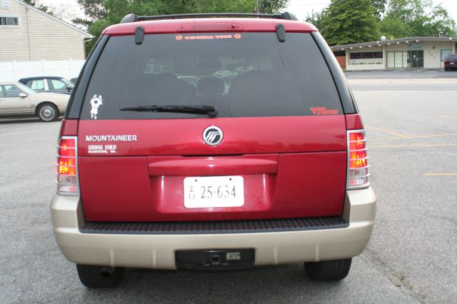 Mercury Mountaineer 2004 photo 2