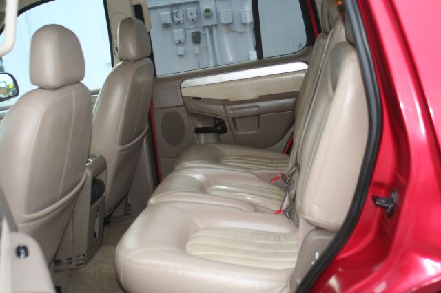 Mercury Mountaineer 2004 photo 9