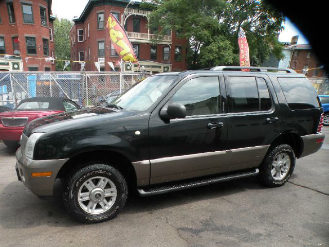 Mercury Mountaineer 2004 photo 1