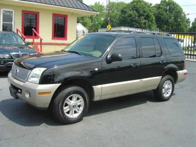 Mercury Mountaineer 2004 photo 2