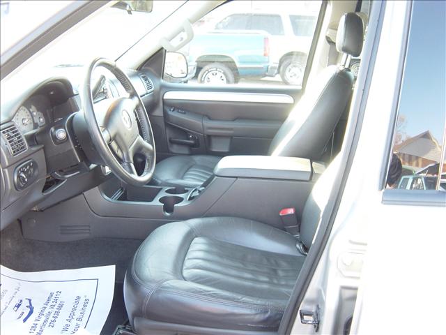 Mercury Mountaineer 2004 photo 2