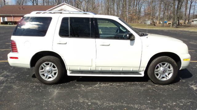 Mercury Mountaineer 2004 photo 2