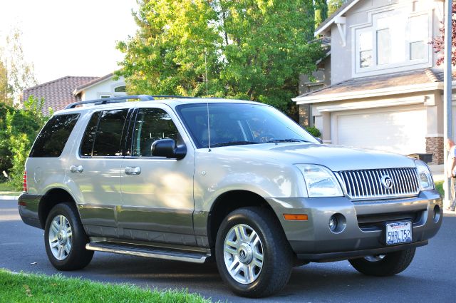 Mercury Mountaineer 2004 photo 3