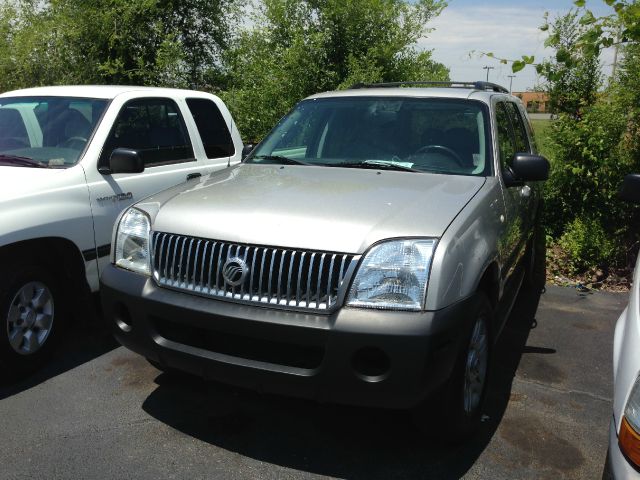 Mercury Mountaineer 2004 photo 2