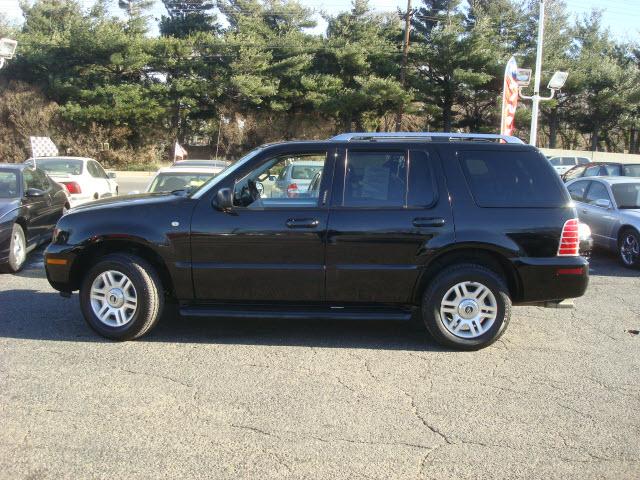 Mercury Mountaineer 2004 photo 1