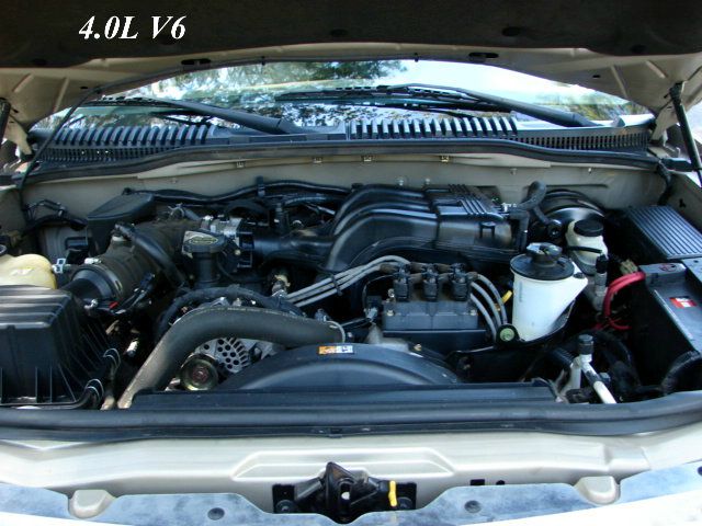 Mercury Mountaineer 2004 photo 1