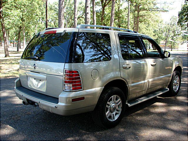 Mercury Mountaineer 2004 photo 3