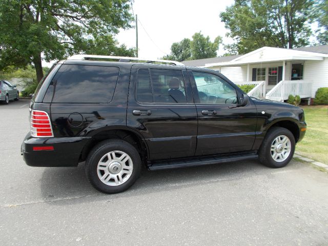 Mercury Mountaineer 2004 photo 2