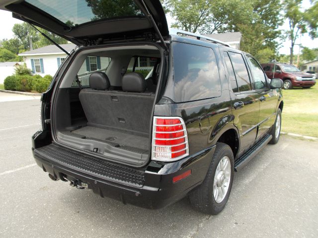 Mercury Mountaineer 2004 photo 3