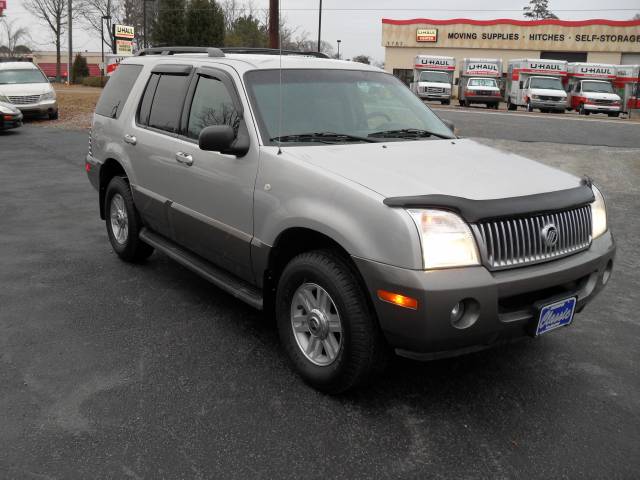 Mercury Mountaineer 2004 photo 1