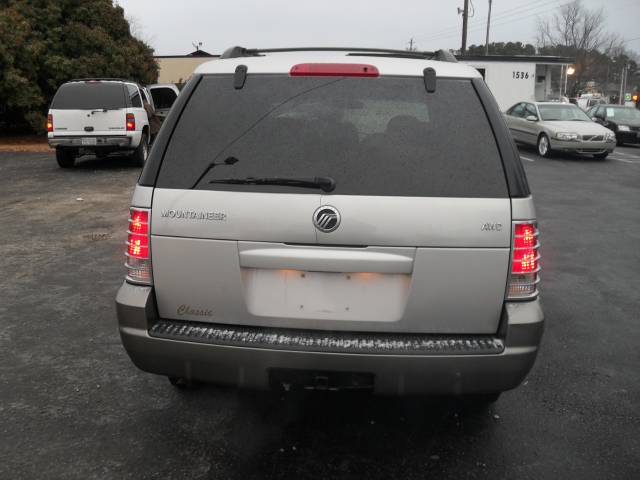 Mercury Mountaineer 2004 photo 2