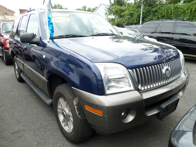 Mercury Mountaineer 2004 photo 2