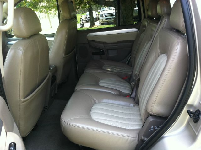 Mercury Mountaineer 2005 photo 2