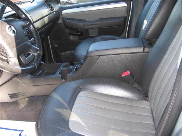 Mercury Mountaineer 2005 photo 2